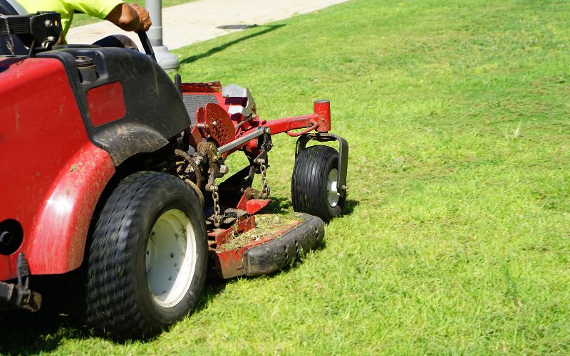Zero Turn Mowers: Revolutionizing Lawn Maintenance for the Modern Homeowner